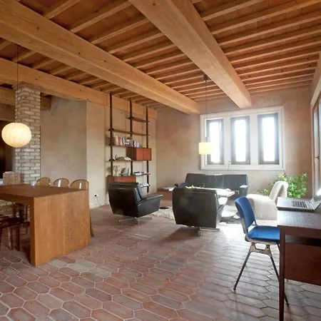 Iii Apicus By Interhome